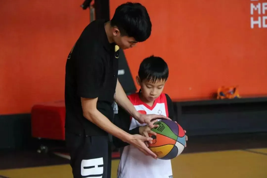 幼儿篮球训练内容与要求有哪些?_0