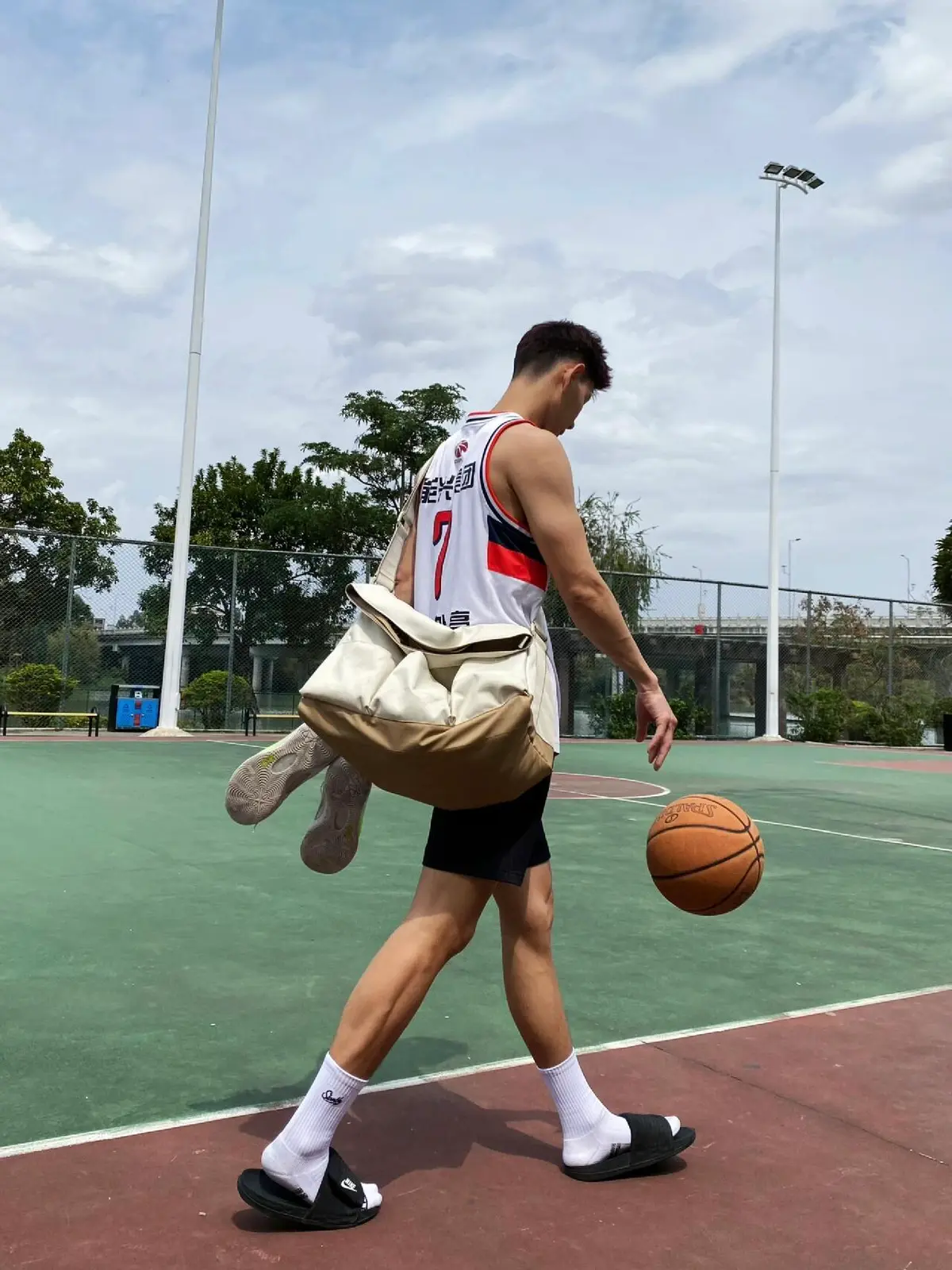 如何制定适合篮球主力的个性化训练方案_2